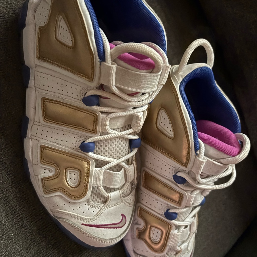 Nike Kids White and Gold Sneakers with Pink Accents